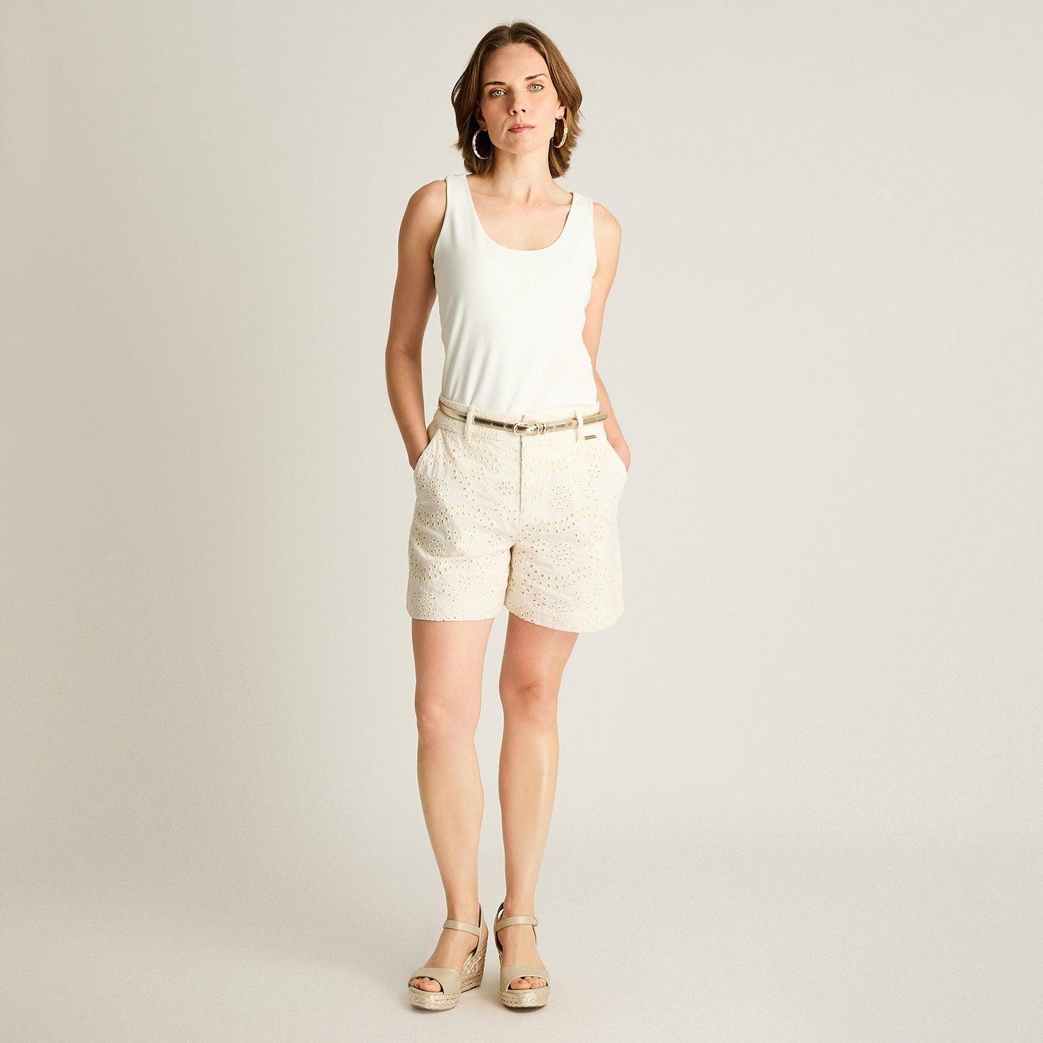 Bermuda Crudo Con Broderie y Cinturón-3