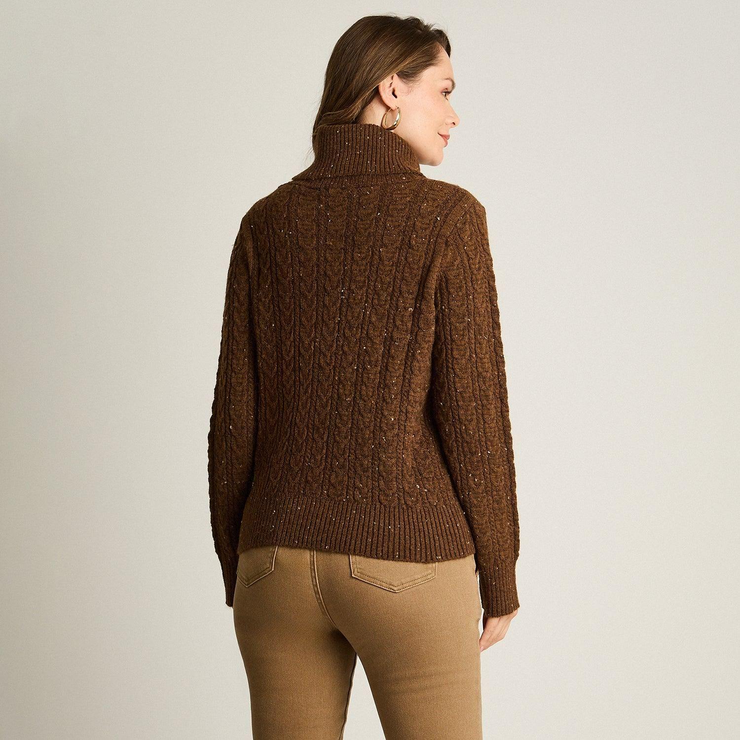 Sweater Café con Cuello Alto y Trenzado Jaspeado en Tejido-1