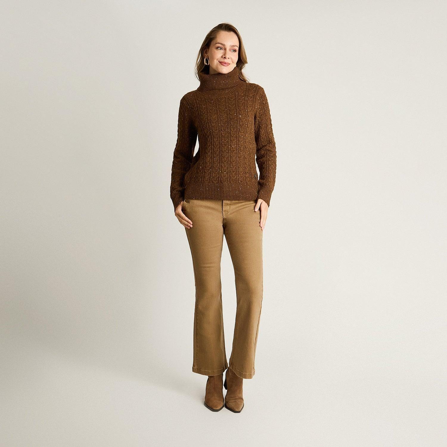 Sweater Café con Cuello Alto y Trenzado Jaspeado en Tejido-3