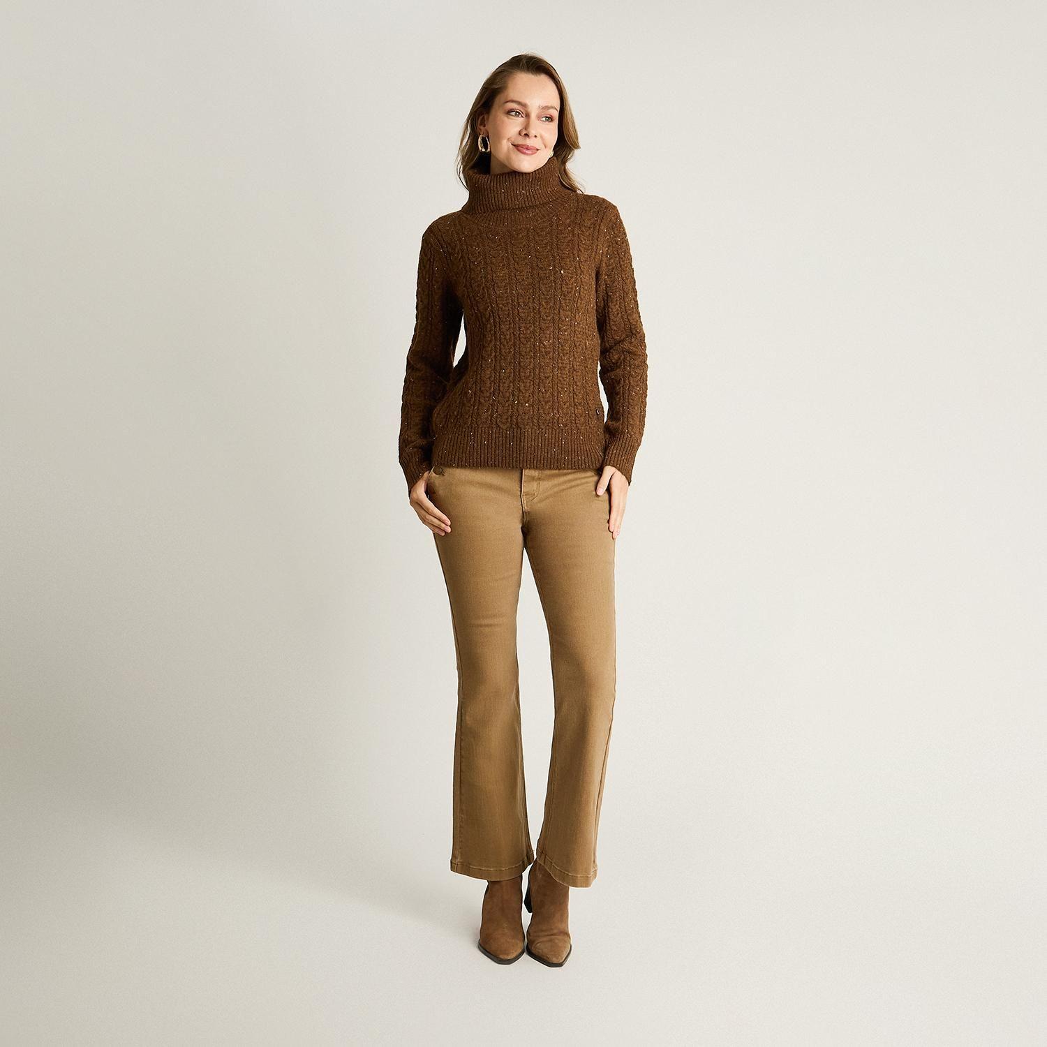 Sweater Café con Cuello Alto y Trenzado Jaspeado en Tejido-3