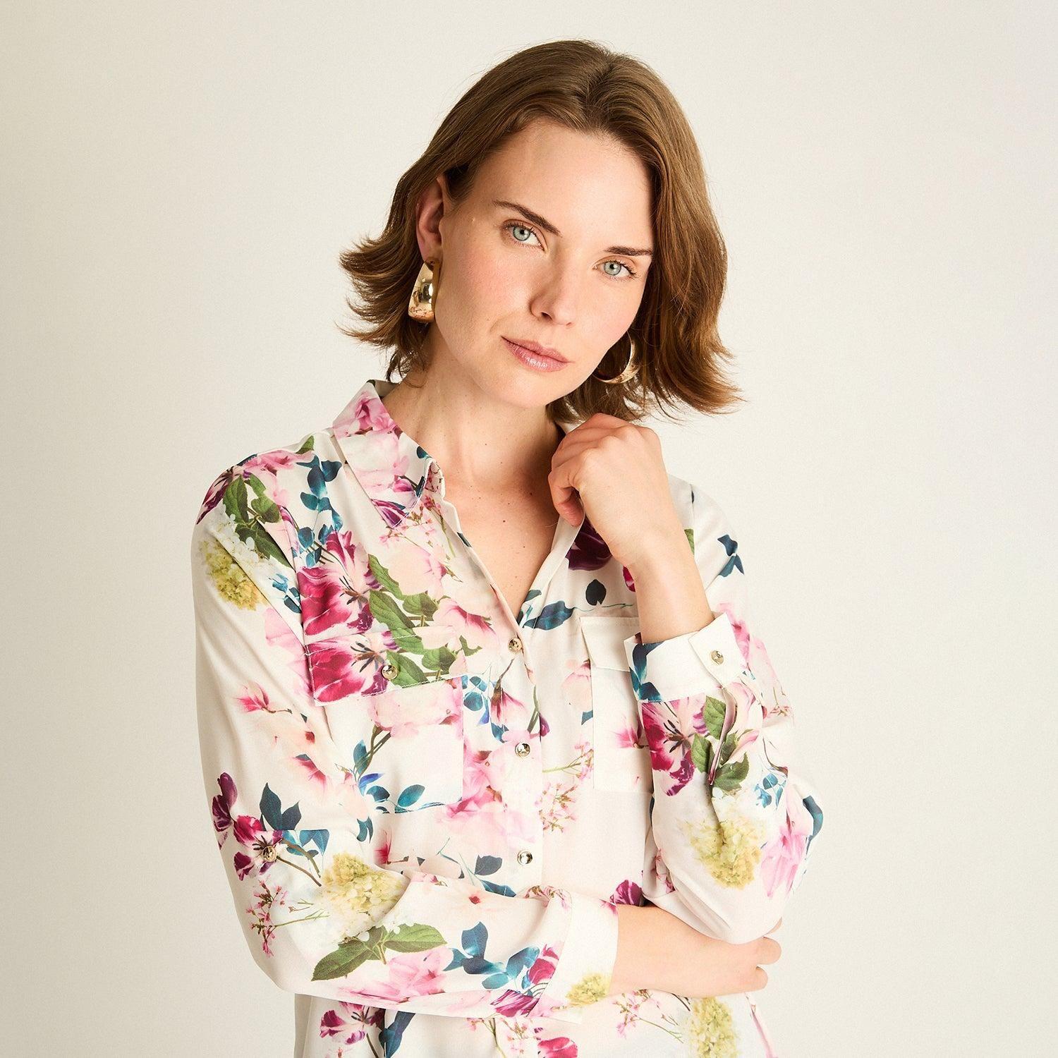 Blusa Rosada con Estampado Floral y Mangas Roll-Up-2