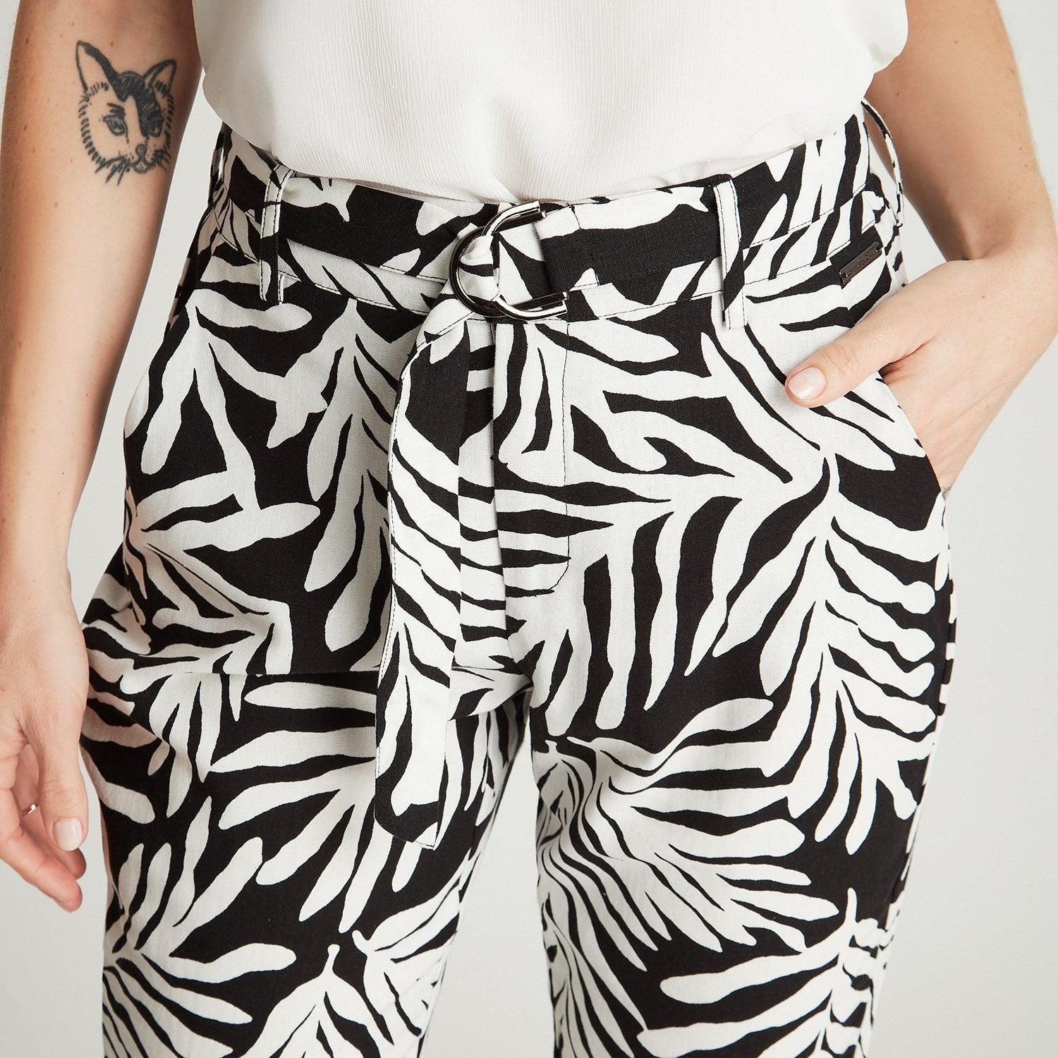 Capri Estampado Negro Con Lazo Y Bolsillos-3