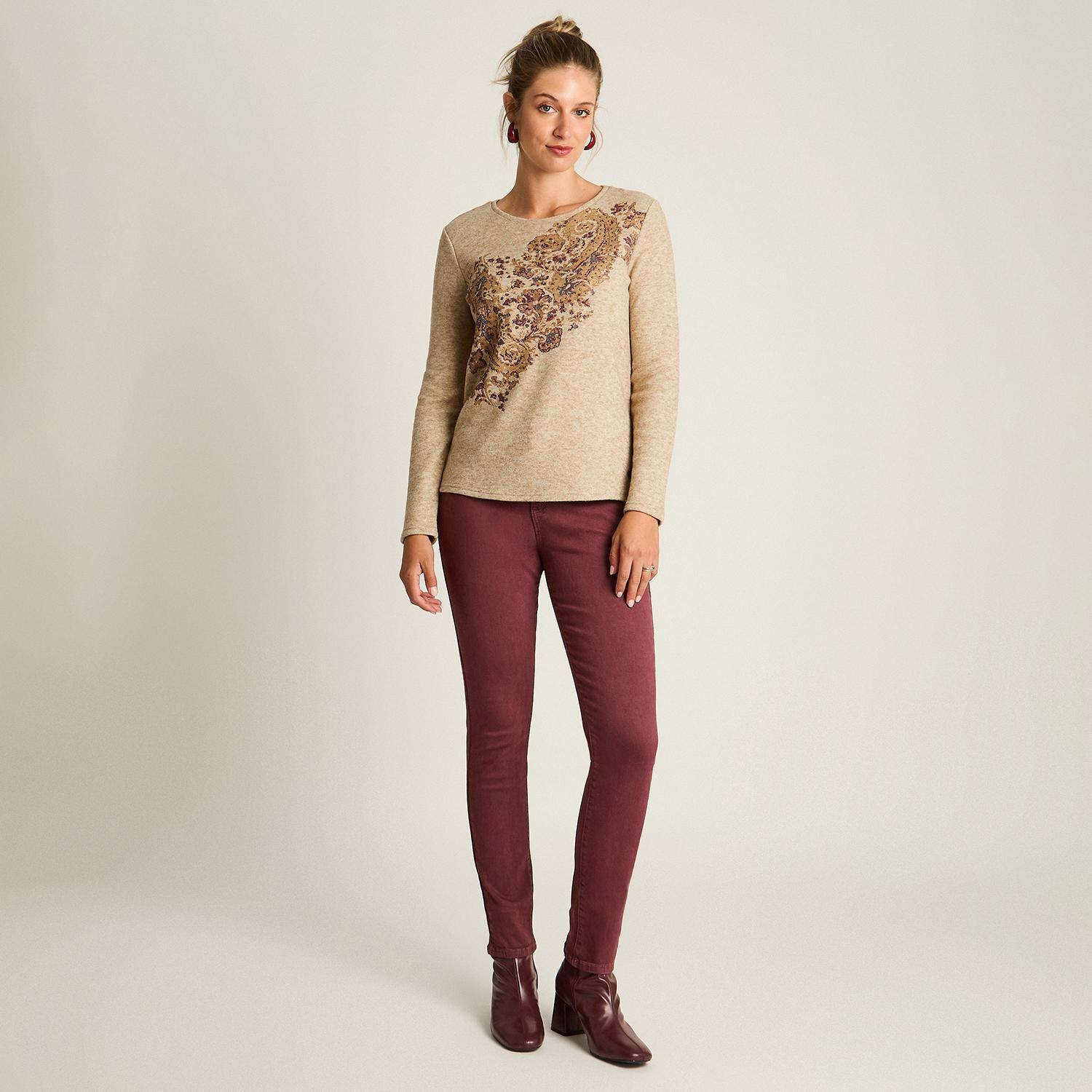 Polera Beige de Lanilla con Estampado Floral Localizado-3