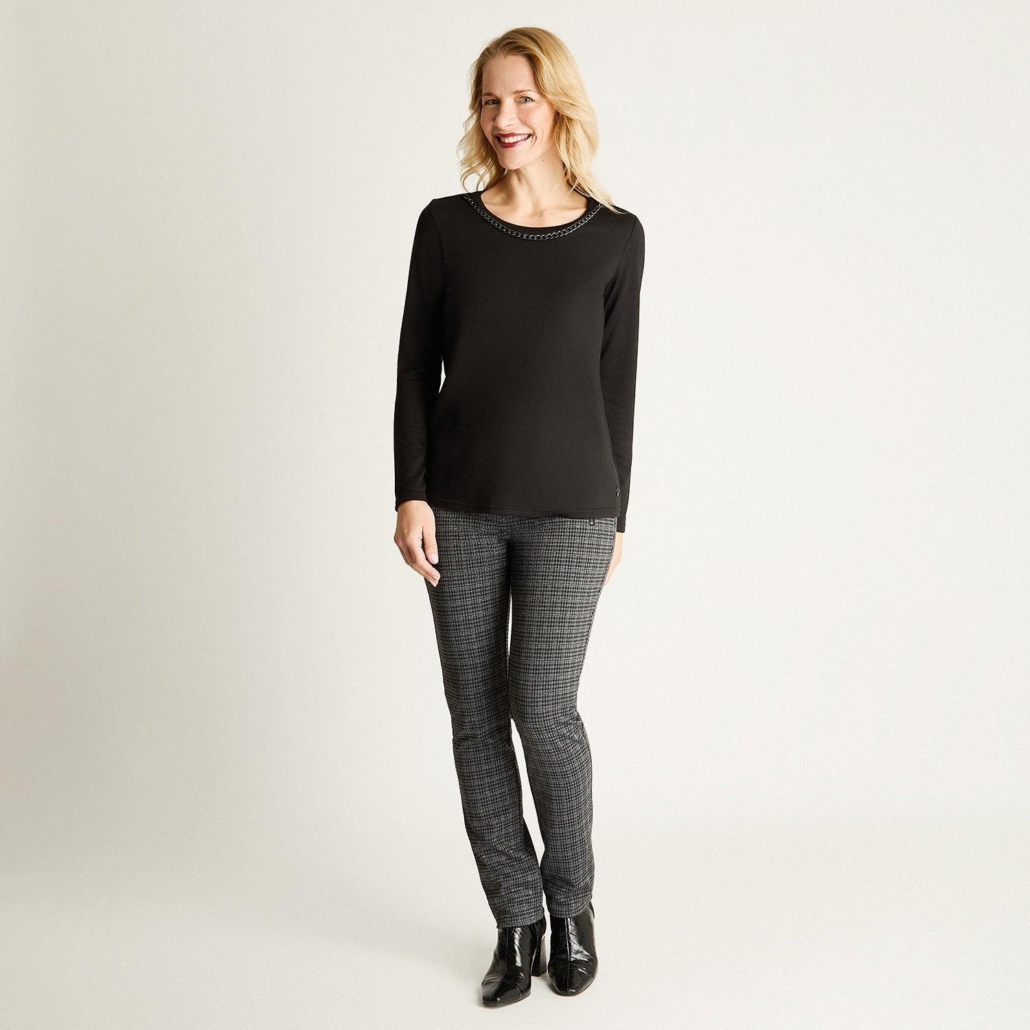 Polera De Lanilla Manga Larga Con Cadena En Escote Negro-3