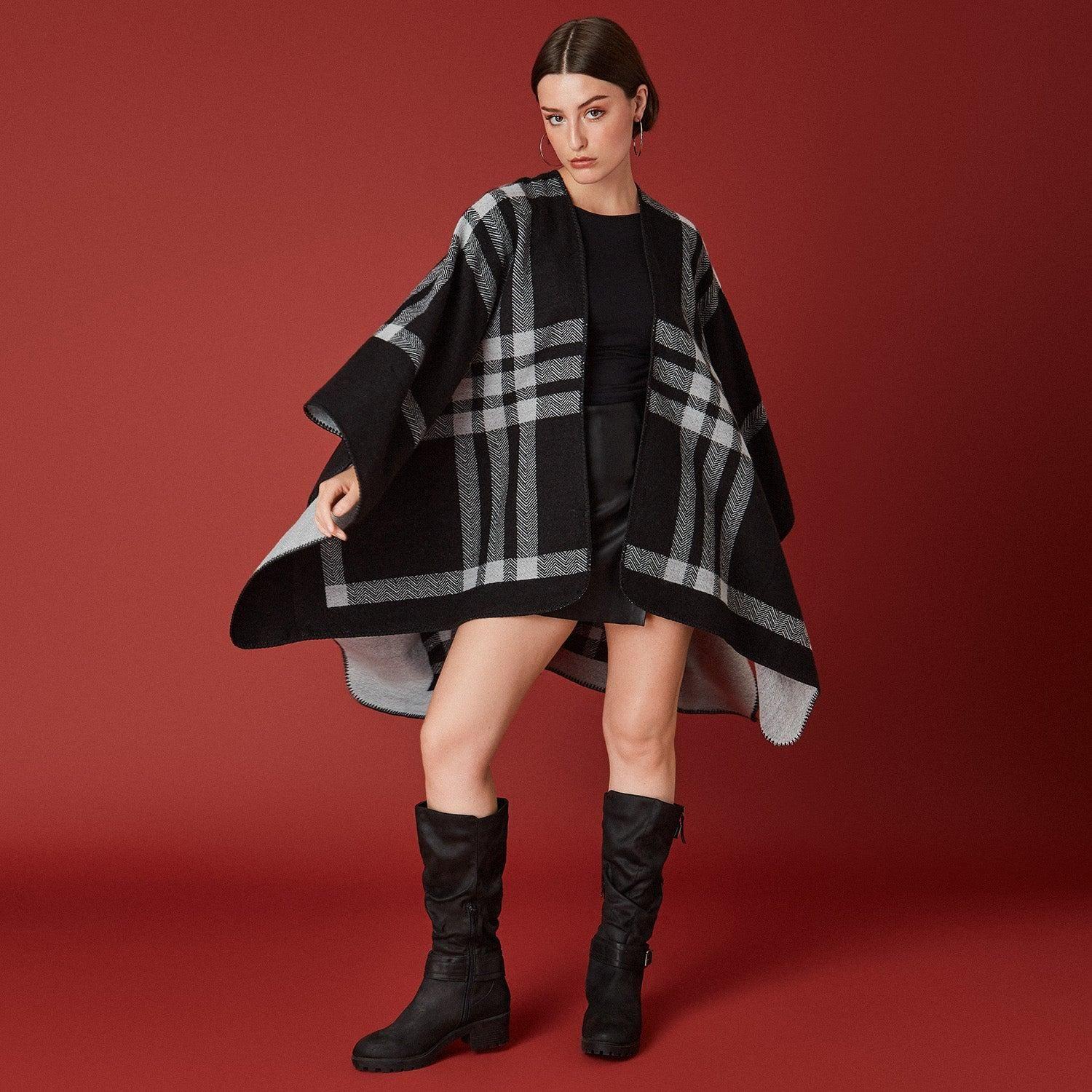 Poncho Negro Con Diseño de Cuadros-6