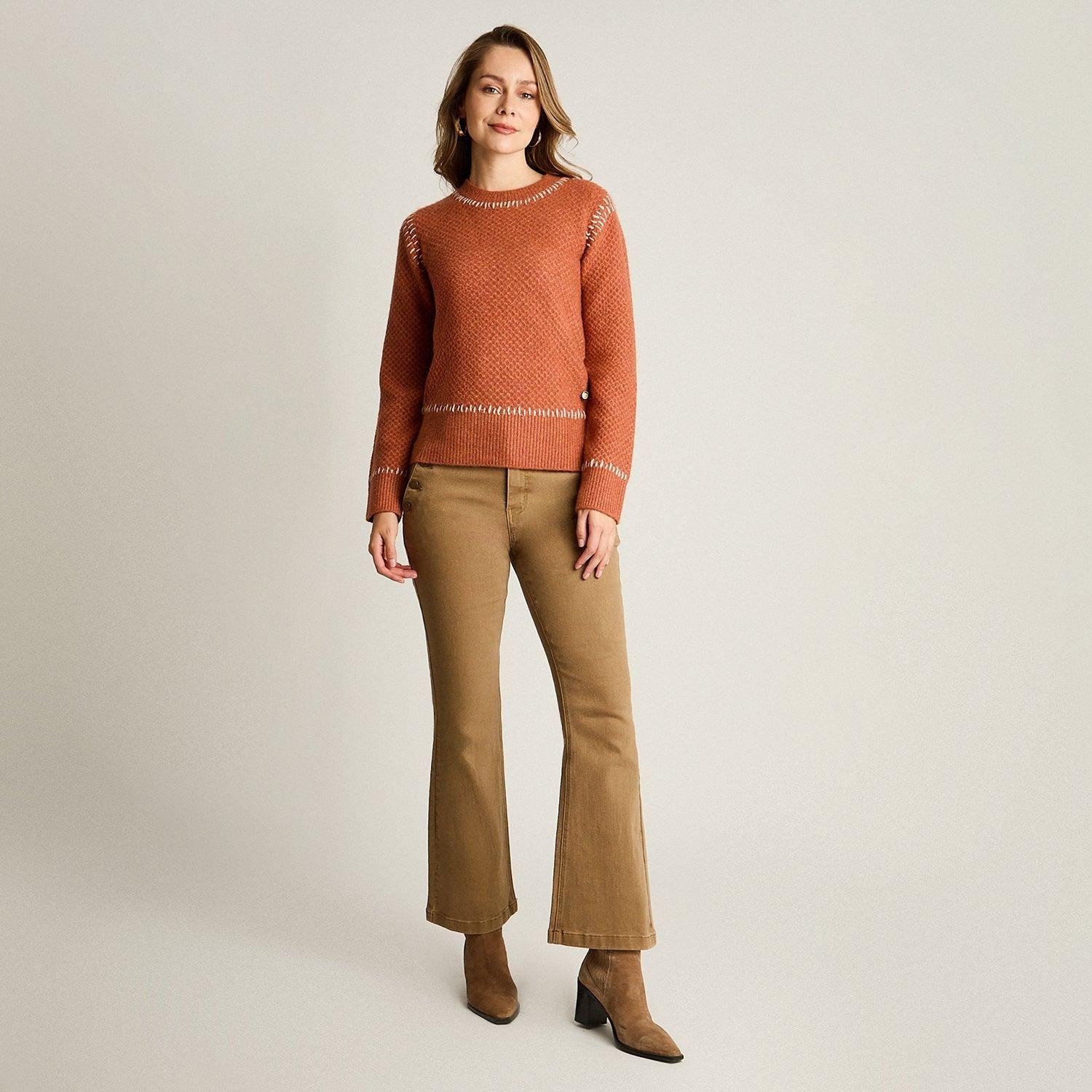 Sweater Terracota con Textura y Detalle de Pespunte en Tejido-3