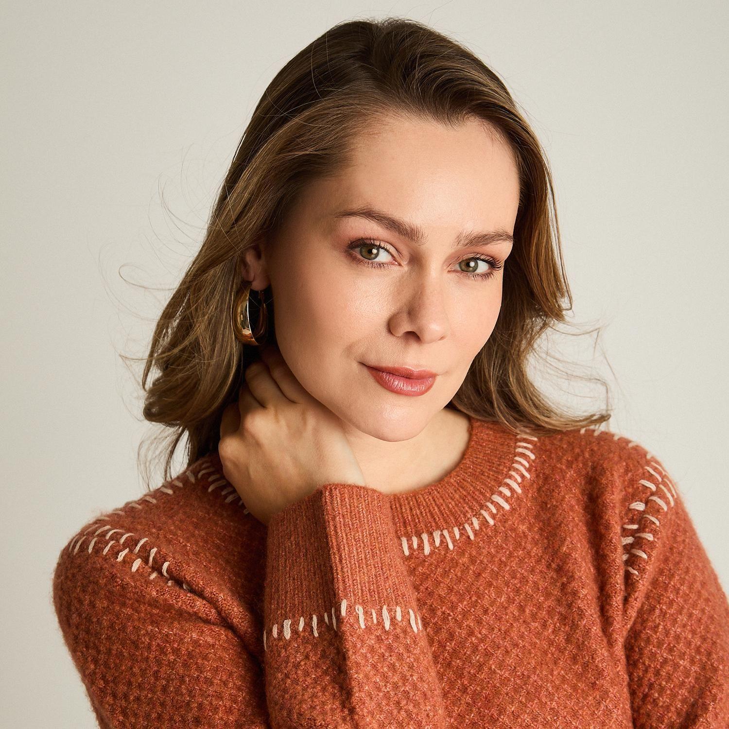Sweater Terracota con Textura y Detalle de Pespunte en Tejido-2