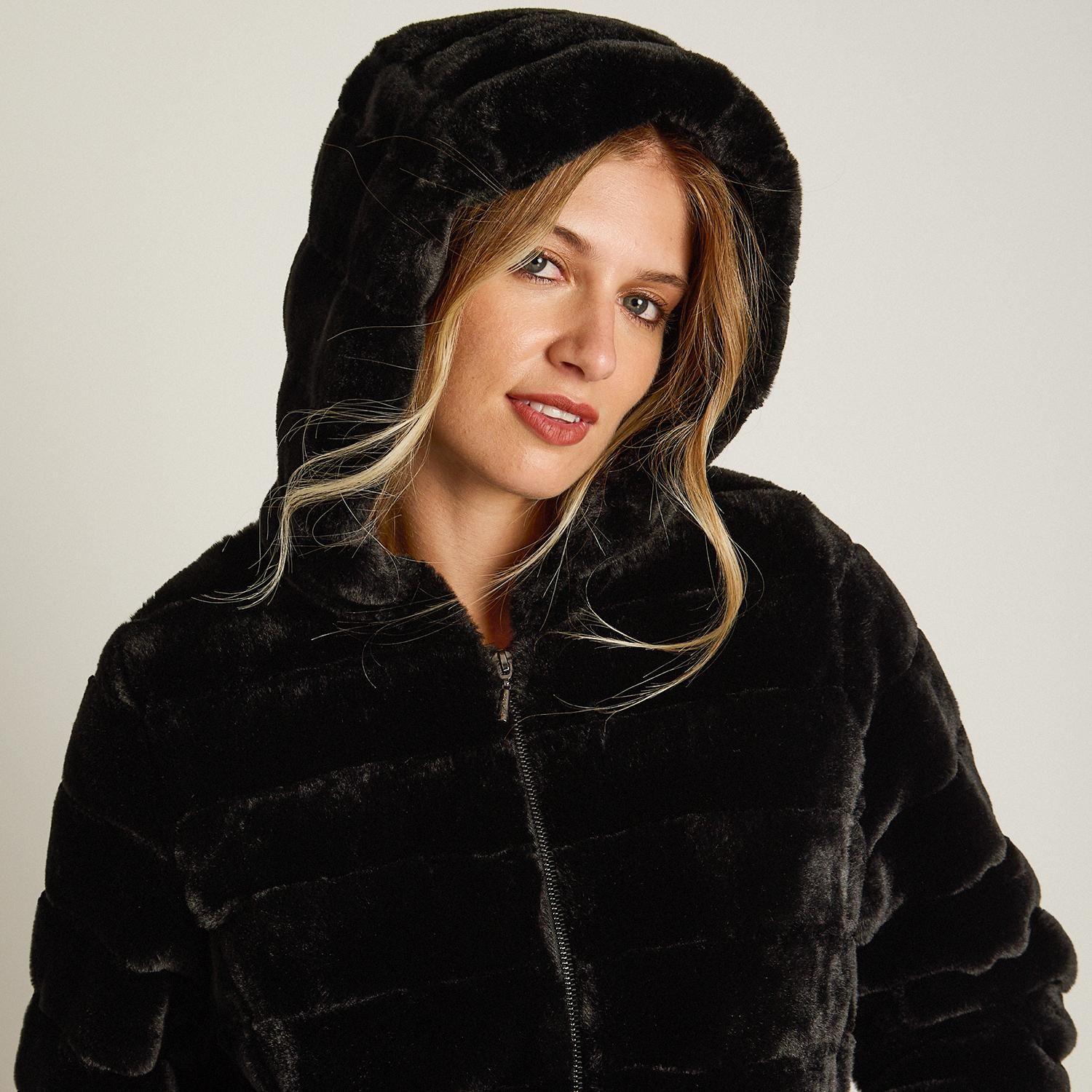 Chaqueta Negra de Peluche con Gorro y Cierre-2