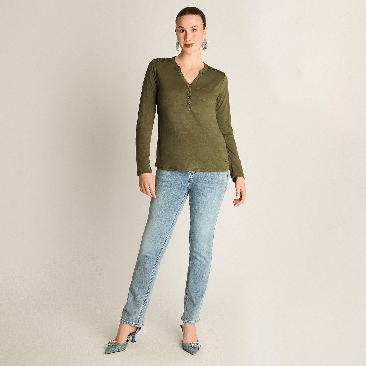 Polera Verde Manga Larga con Detalle de Macramé-3