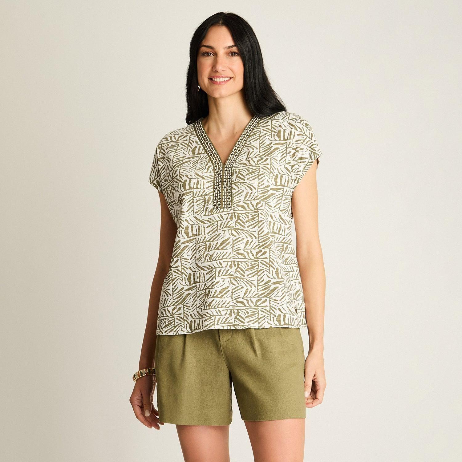 Polera Verde con Estampado Tropical-0