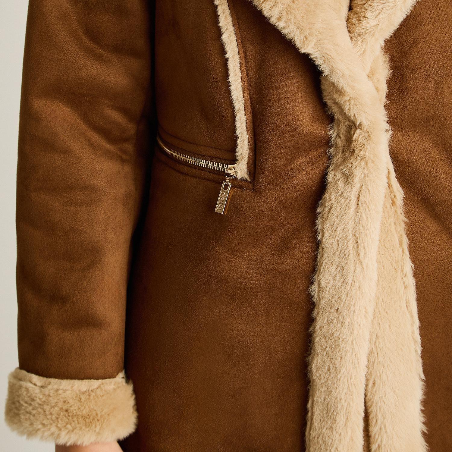 Chaqueta Camel de Suede con Forro Sherpa y Solapa Amplia-2