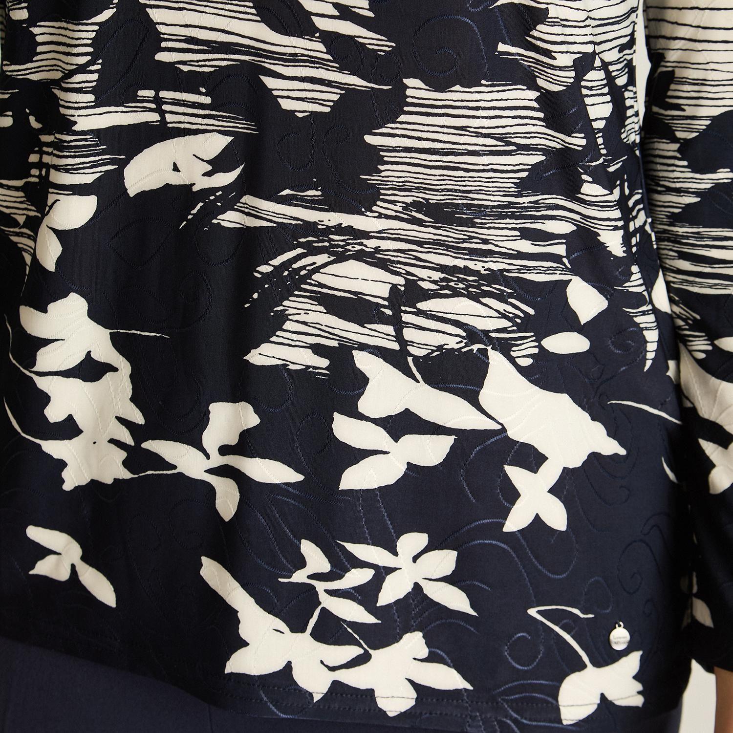 Polera Azul Manga Larga Estampada con Detalle en el Escote-2