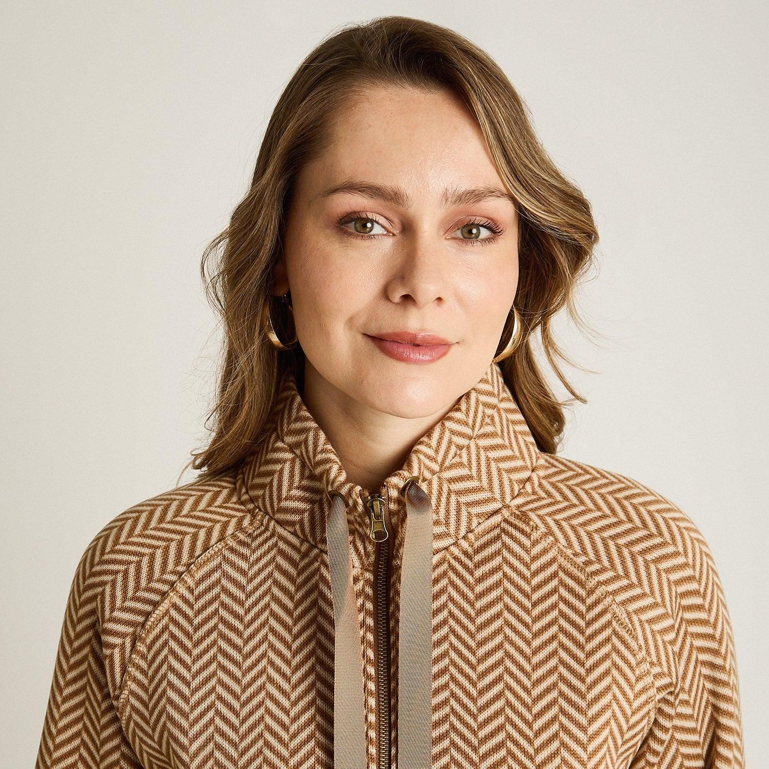 Poleron Algodon Camel Manga Larga Elasticidad Media Con Forro Calce Normal Tela Plano-2