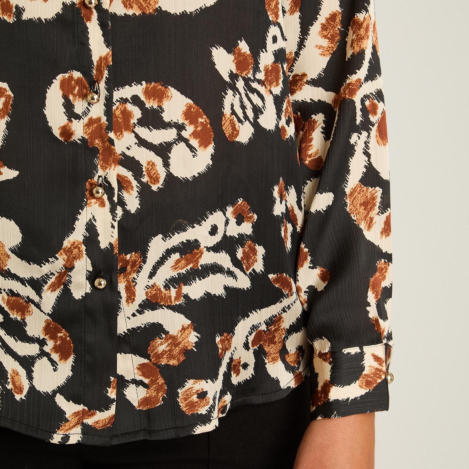 Blusa Camisera Negra con Estampado Floral y Manga Larga-2