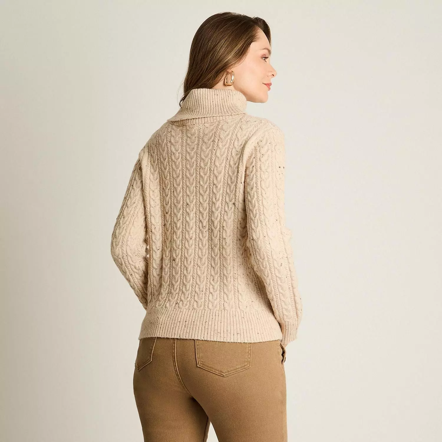 Sweater Beige con Cuello Alto y Trenzado Jaspeado en Tejido-1
