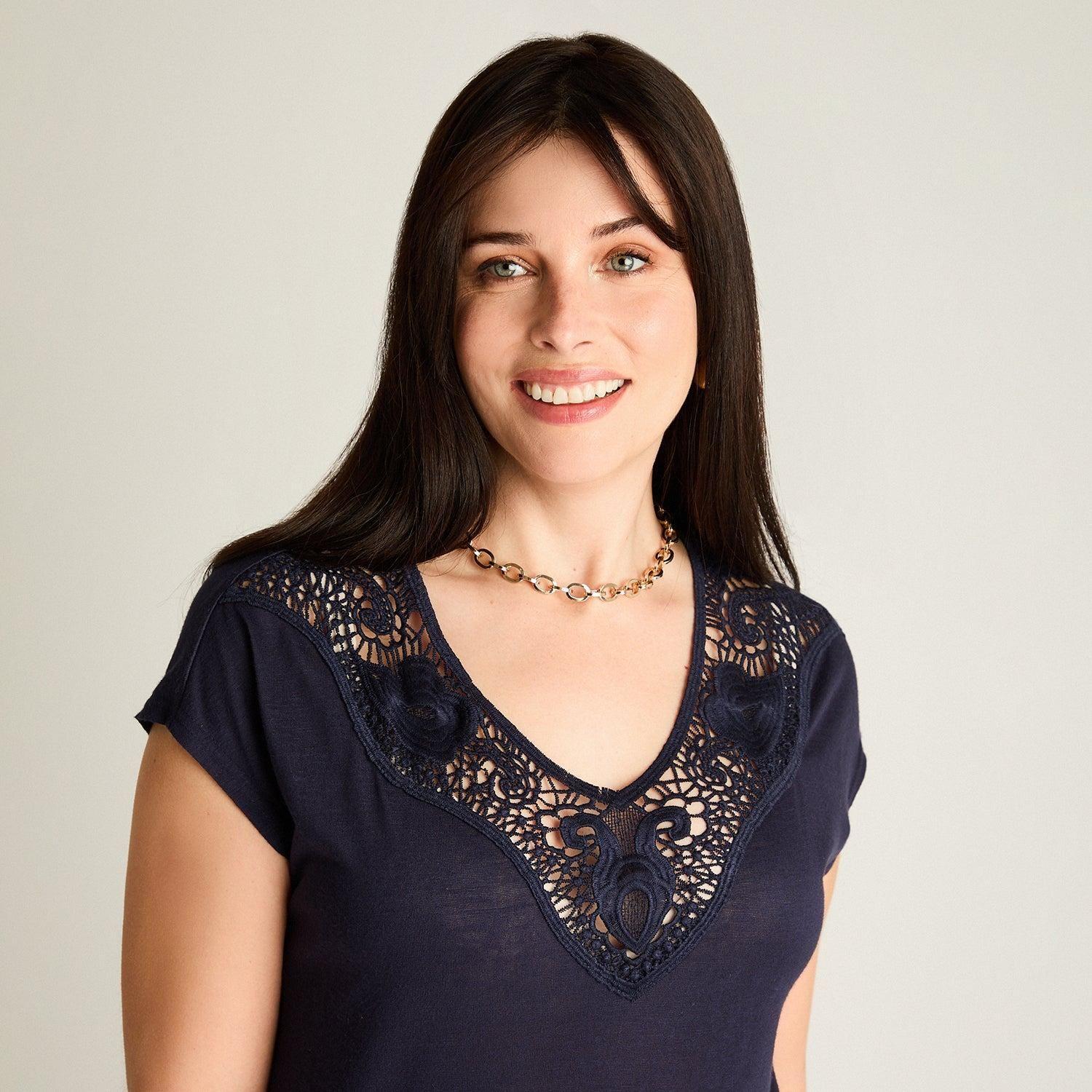 Polera Azul Manga Corta con Escote en V-2