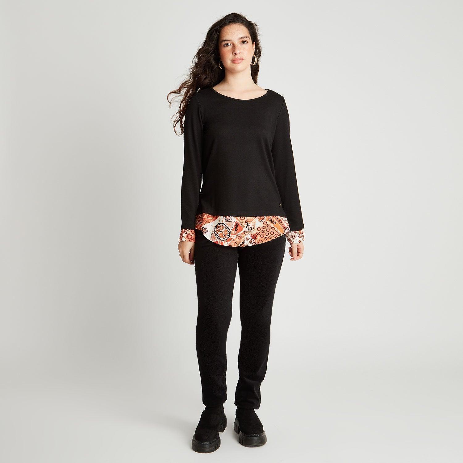Polera De Lanilla Con Ruedo De Blusa Estampada Negro-3