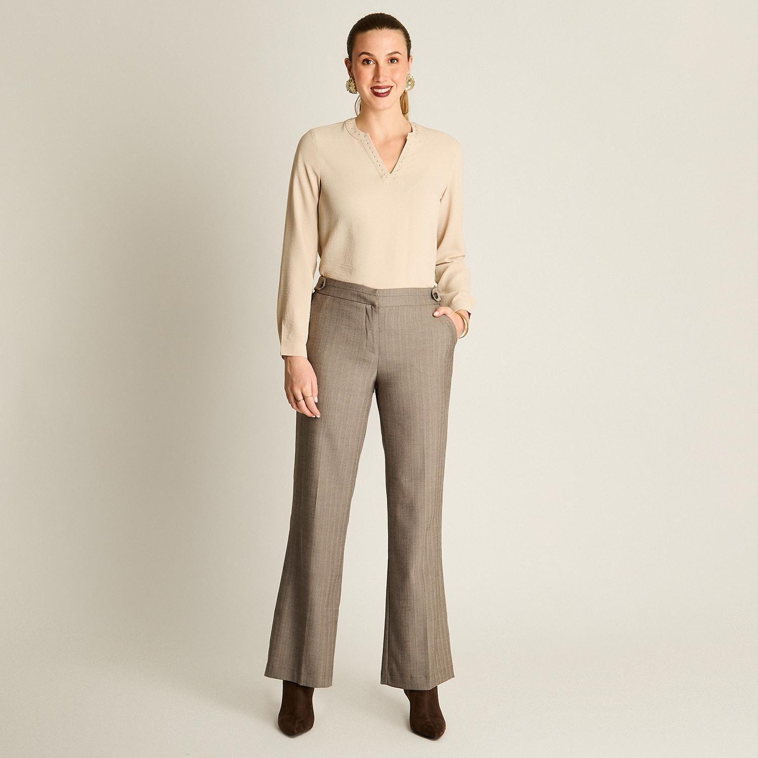 Pantalón Formal Gris Recto con Aplicación de Botones en Pretina-3