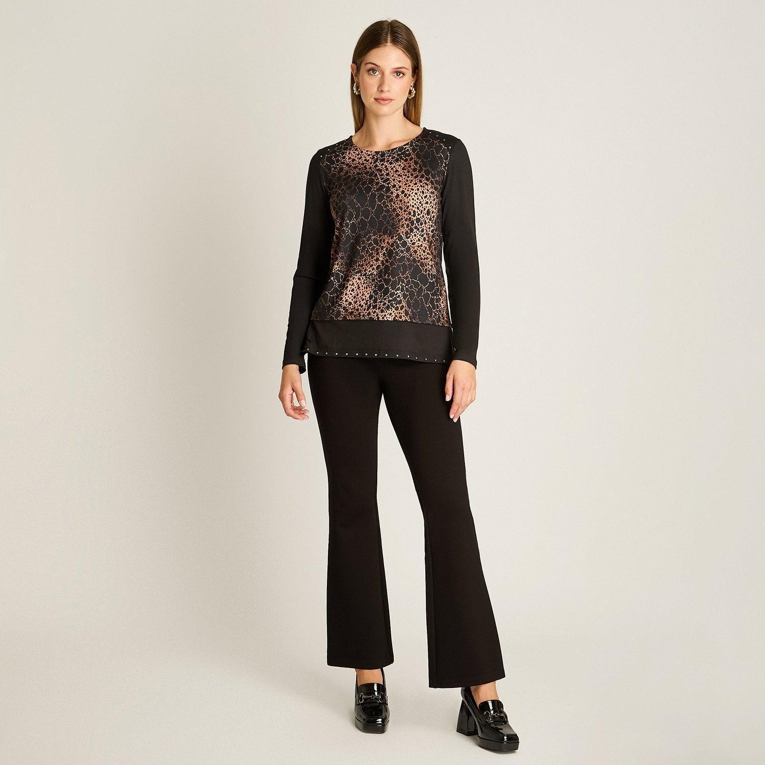 Polera Camel Manga Larga con Estampado Frontal y Aplicaciones-3