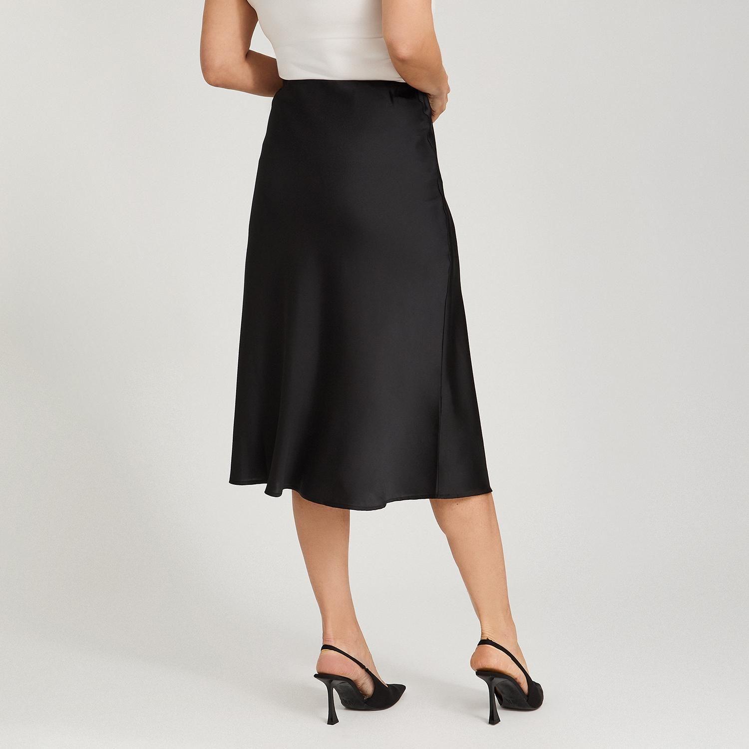 Falda de Satín Negro-1