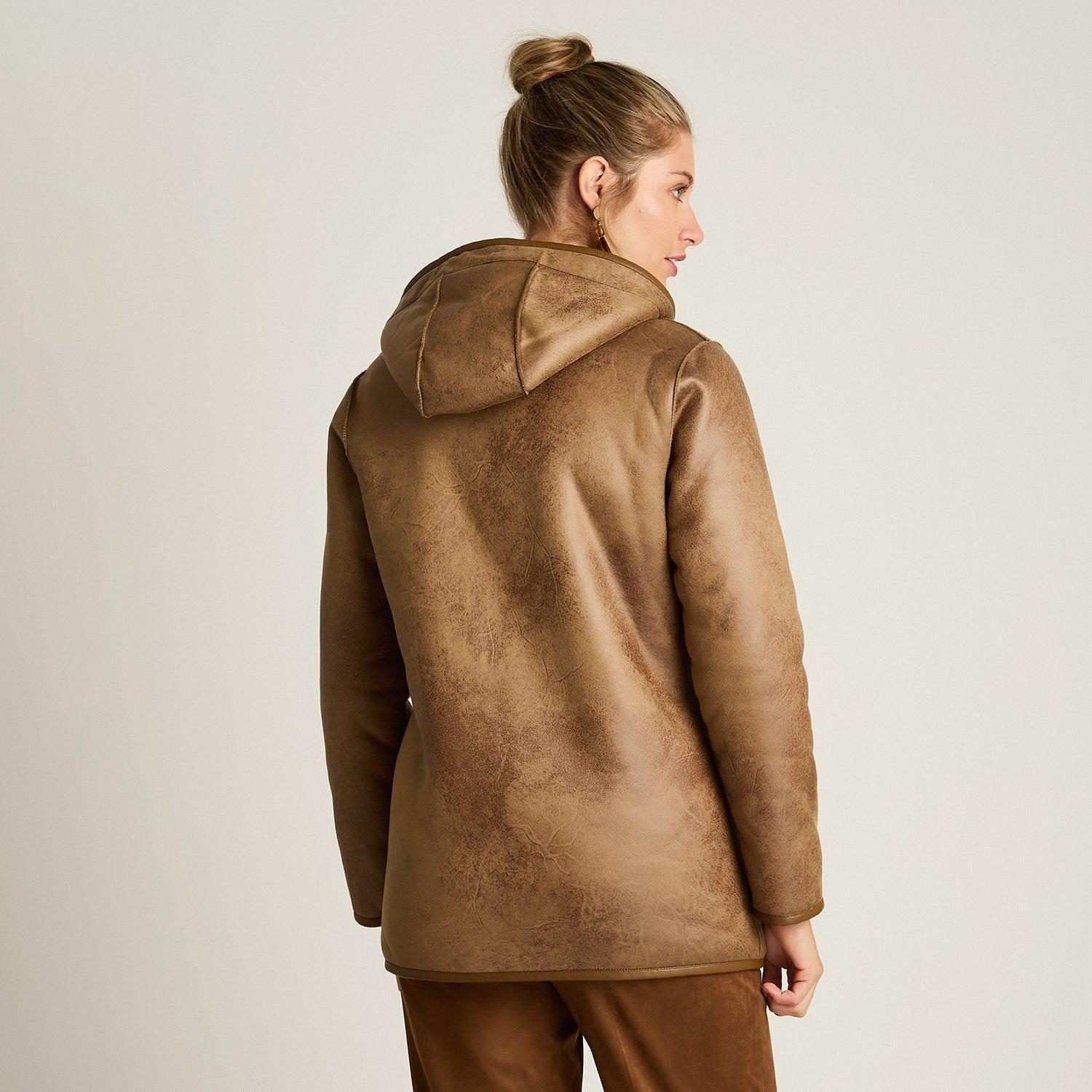 Chaqueta Camel de Ecocuero con Gorro y Forro Sherpa-1