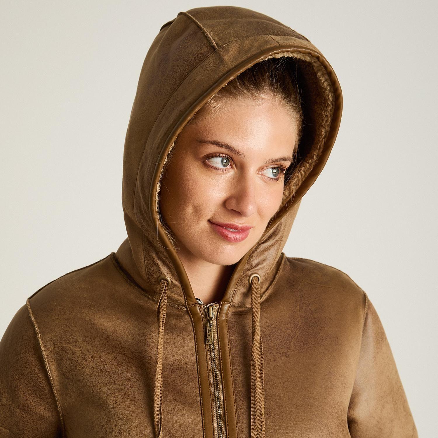 Chaqueta Camel de Ecocuero con Gorro y Forro Sherpa-2