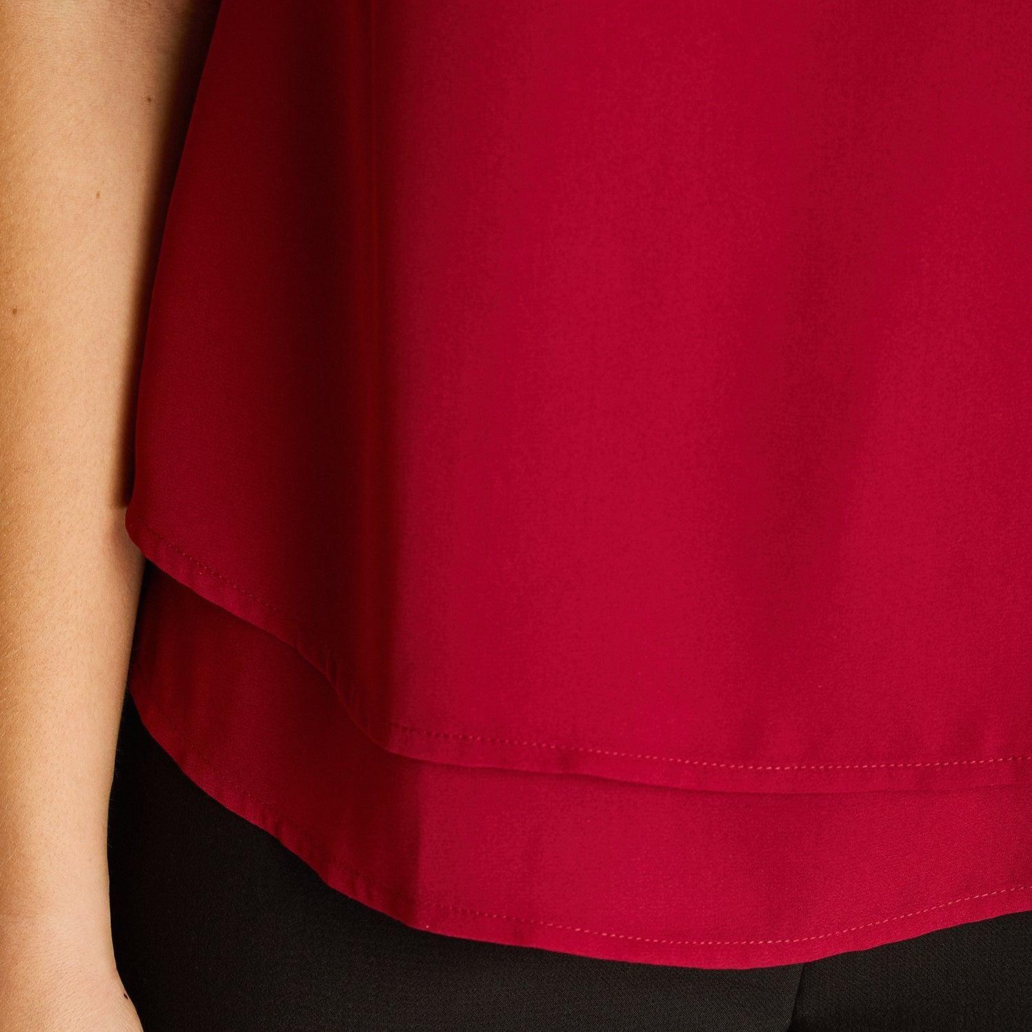 Blusa Sin Mangas Roja con Doble Capa y Escote V-2