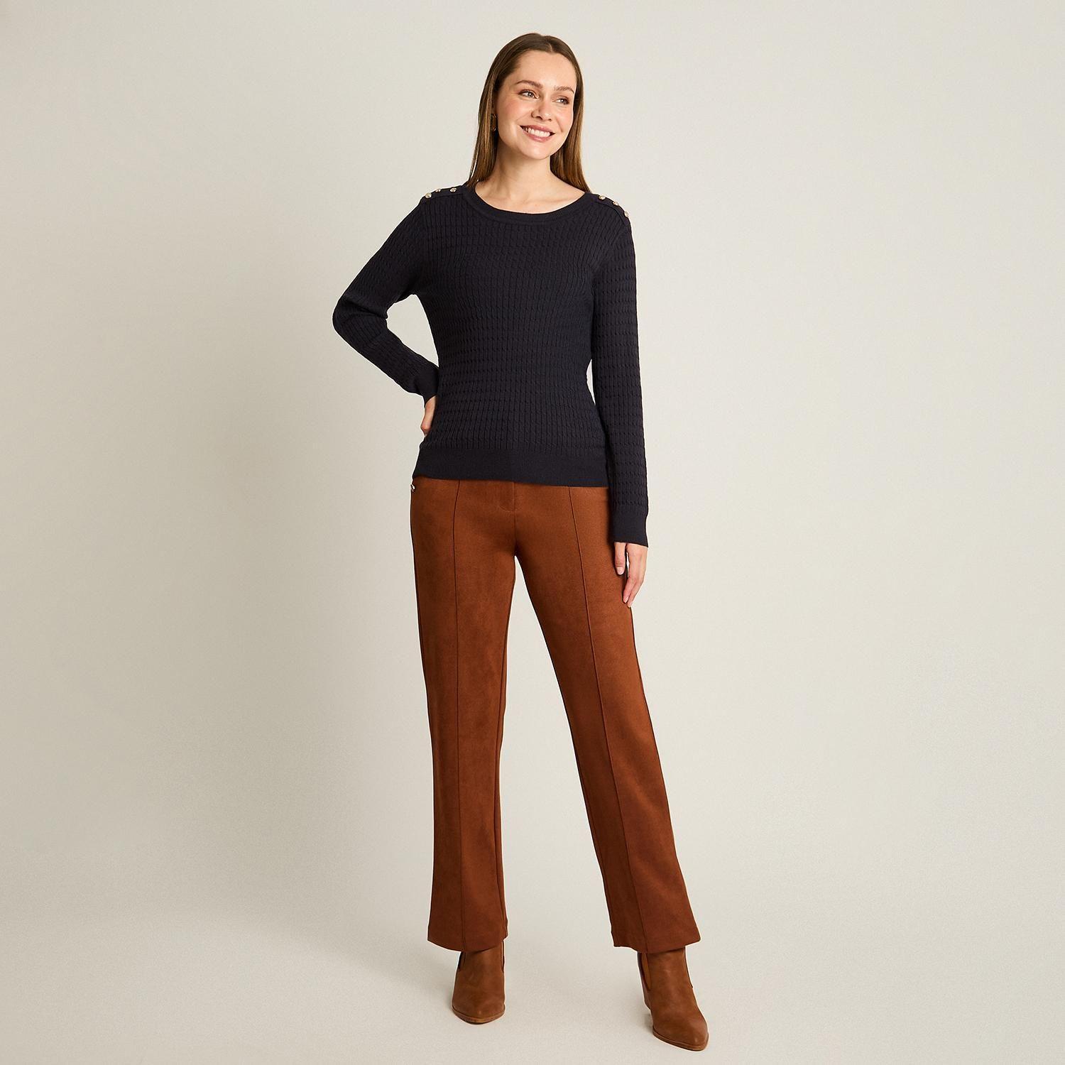 Sweater Azul Marino con Trenzado en Relieve y Botones Dorados en Hombro-3