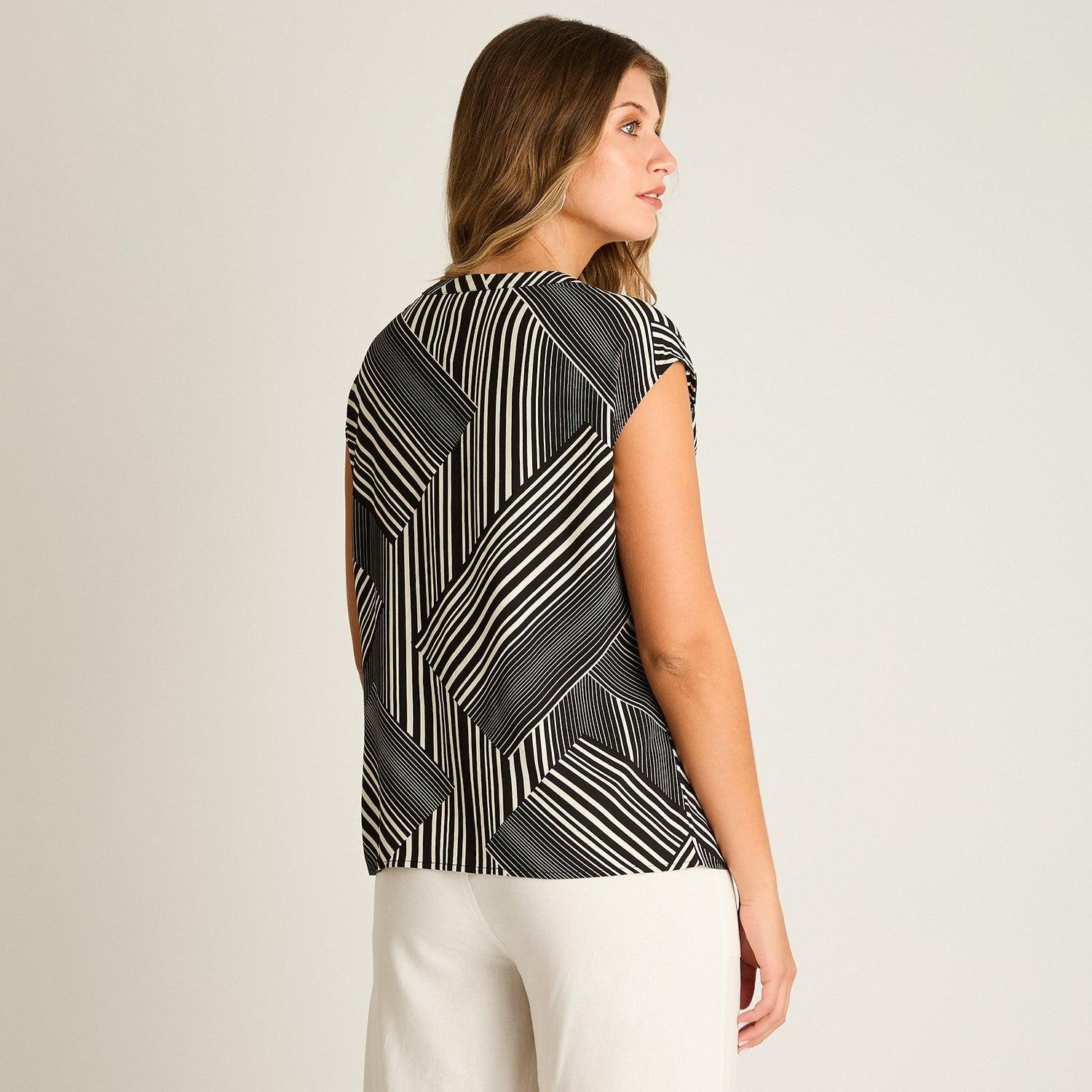 Blusa Negro Manga Corta No Elasticado Sin Forro Calce Holgado-1