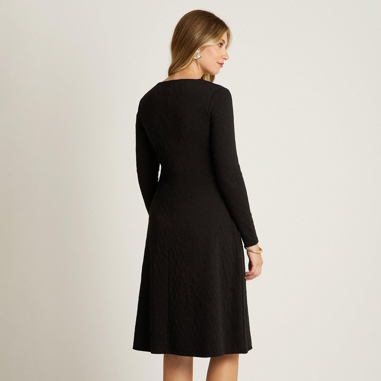 Vestido Midi Negro en Lanilla con Escote en V y Detalle Dorado-1