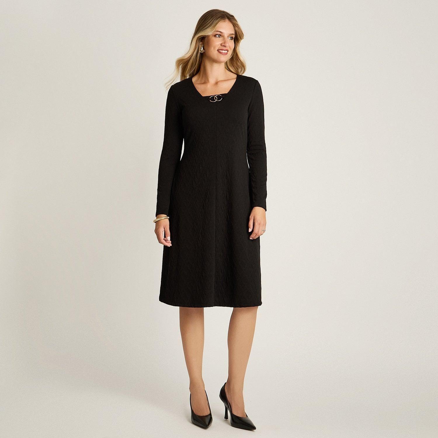 Vestido Midi Negro en Lanilla con Escote en V y Detalle Dorado-3