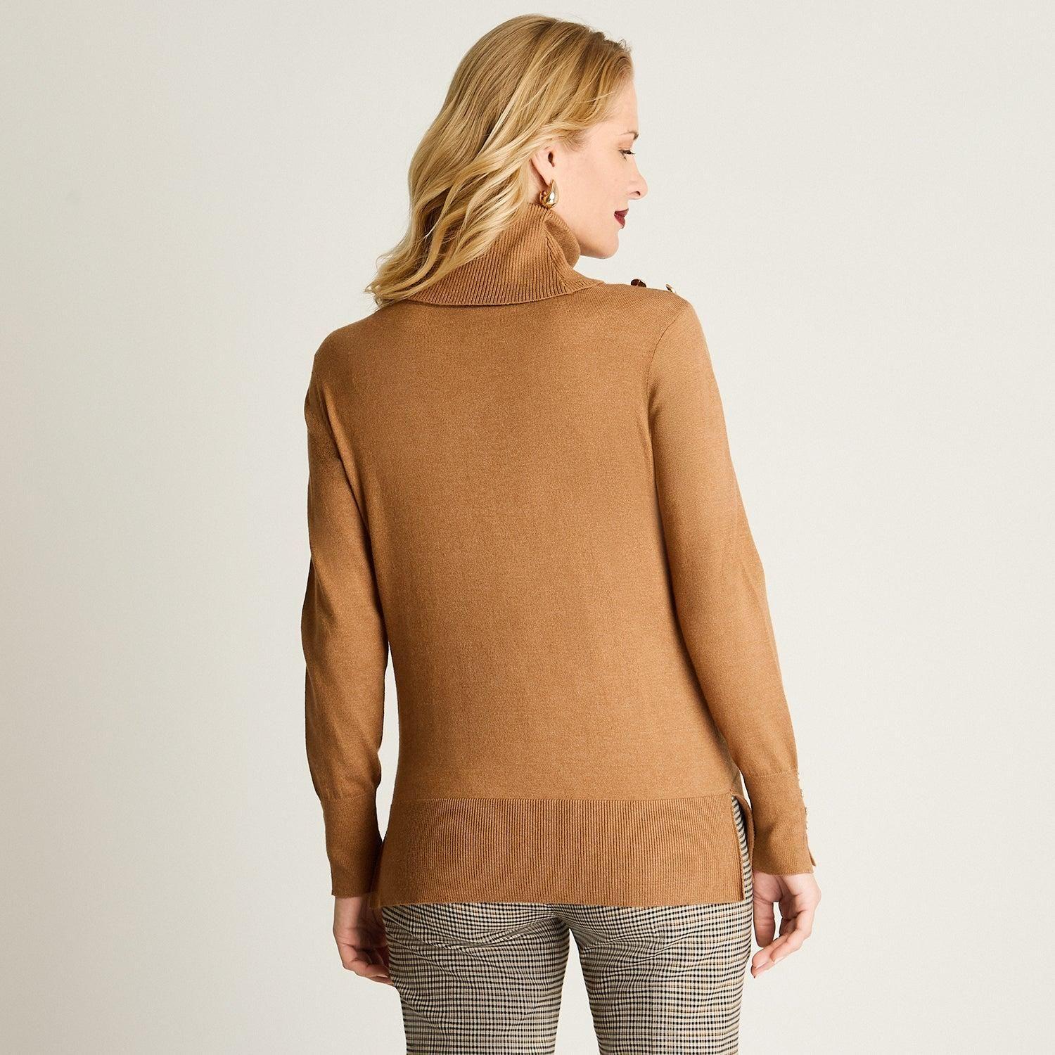 Sweater Manga Larga Cuello Alto Con Tachas Camel-0