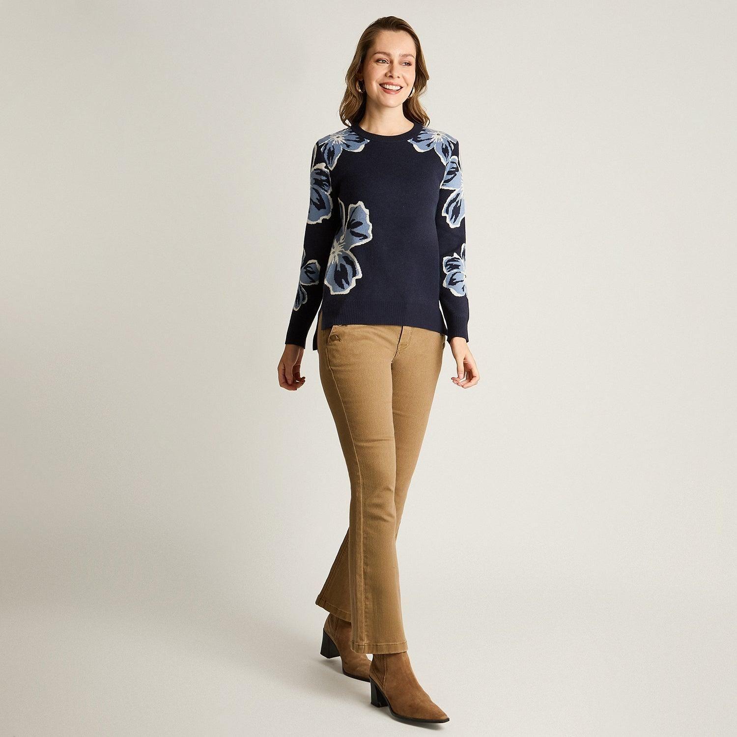 Sweater Azul Marino con Estampado Floral-3