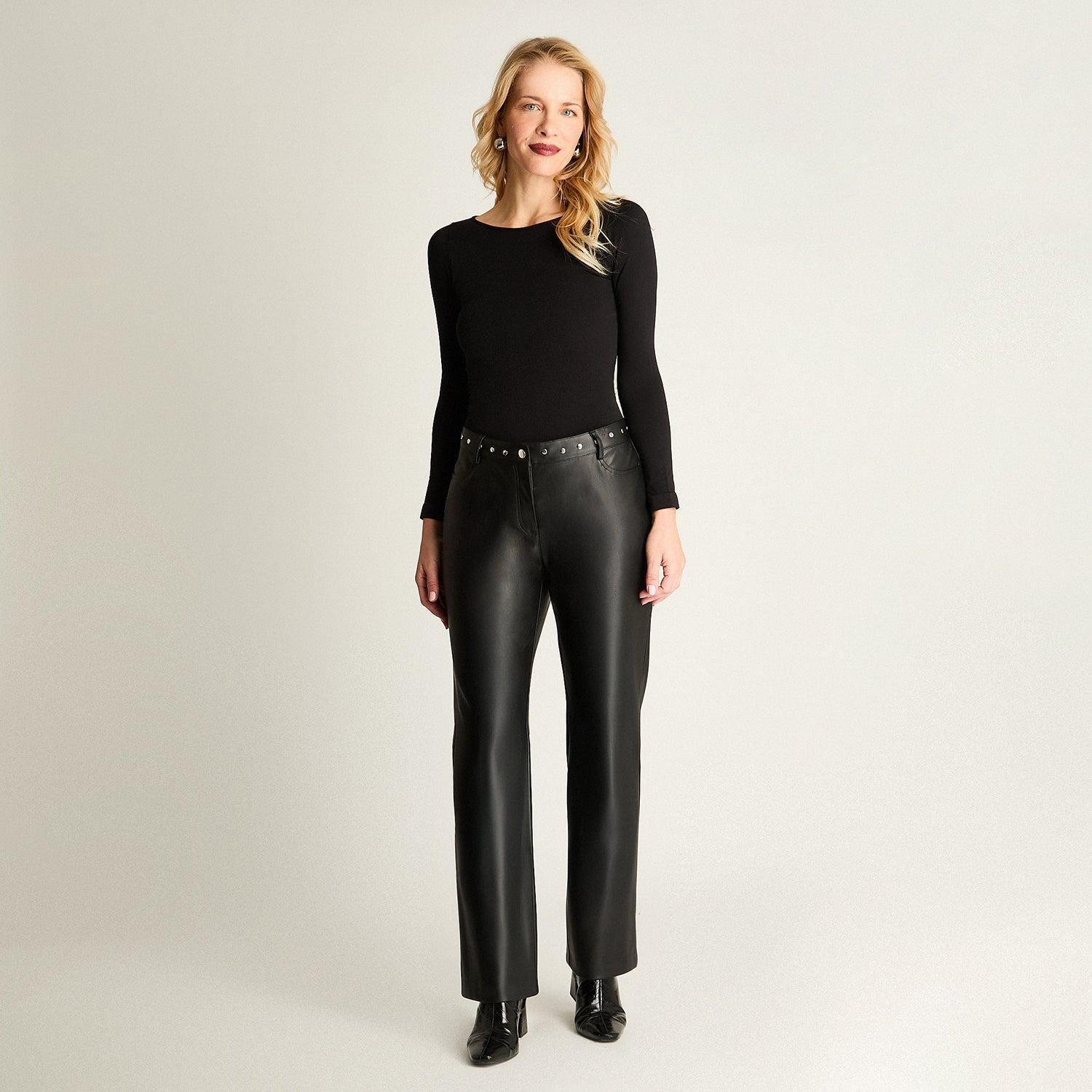 Pantalón De Pu Recto Con Tachas En Pretina Negro-2