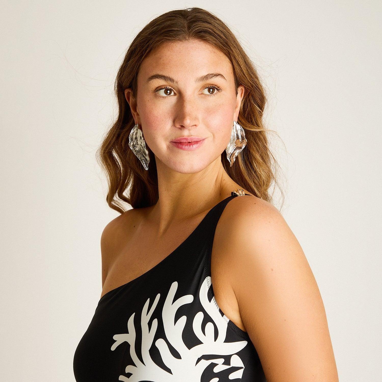 Traje de Baño Entero Negro Asimétrico-2