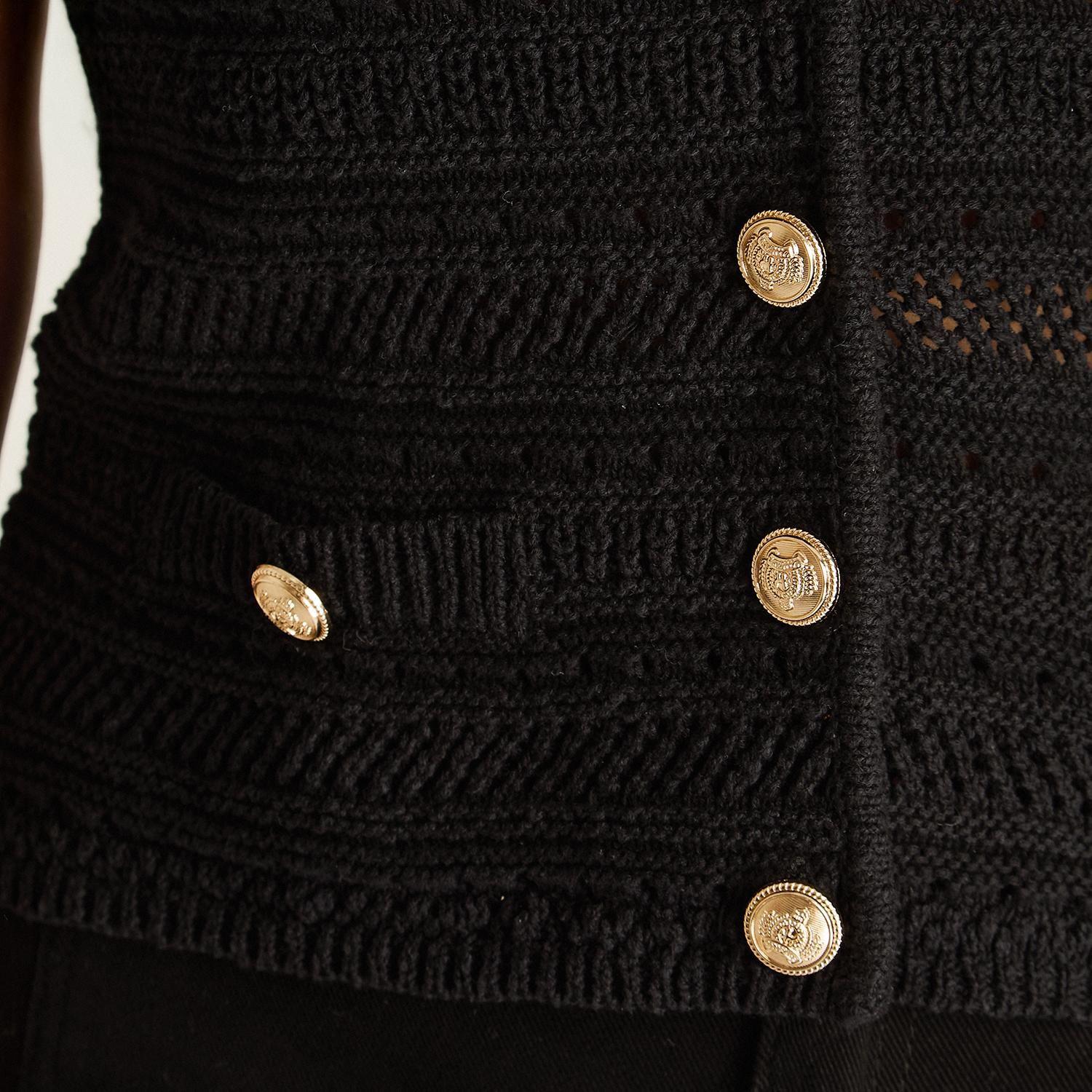 Cardigan Negro Sin Mangas Tejido con Botones-2