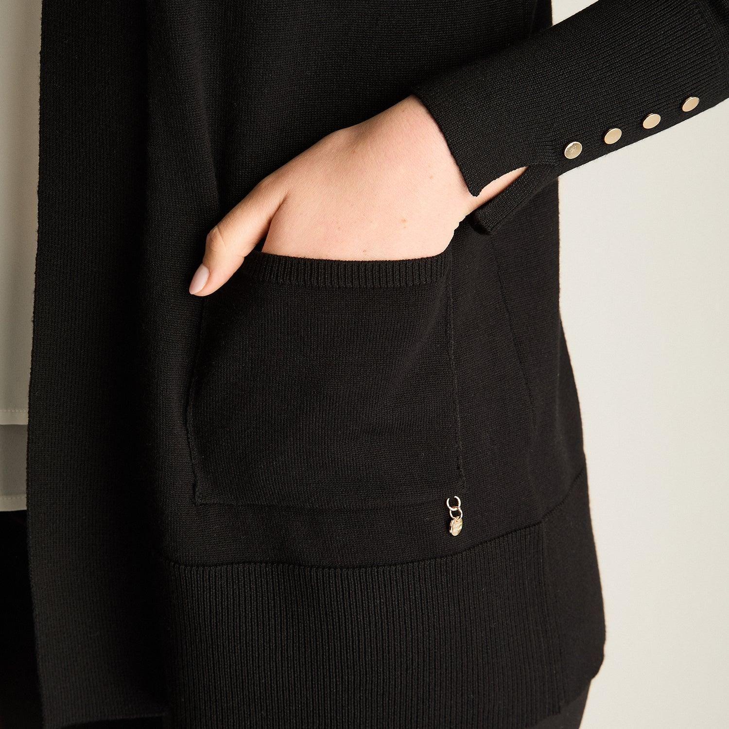 Tapado Negro Tejido Largo con Bolsillos-2