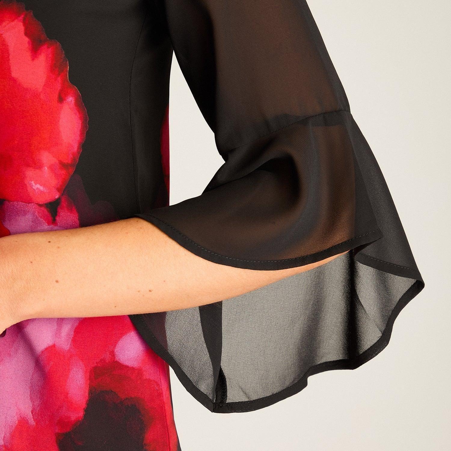 Túnica Floral en Contraste Negro-4