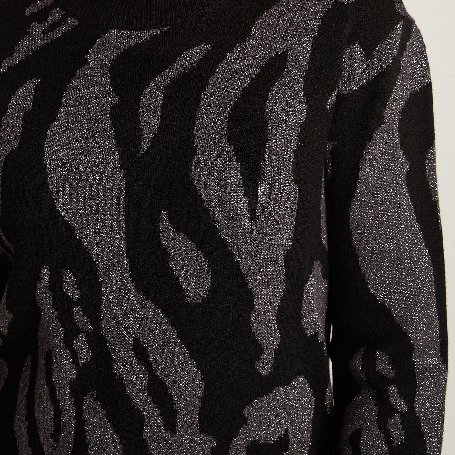 Sweater Negro con Estampado Animal Print y Lurex en Tejido-2