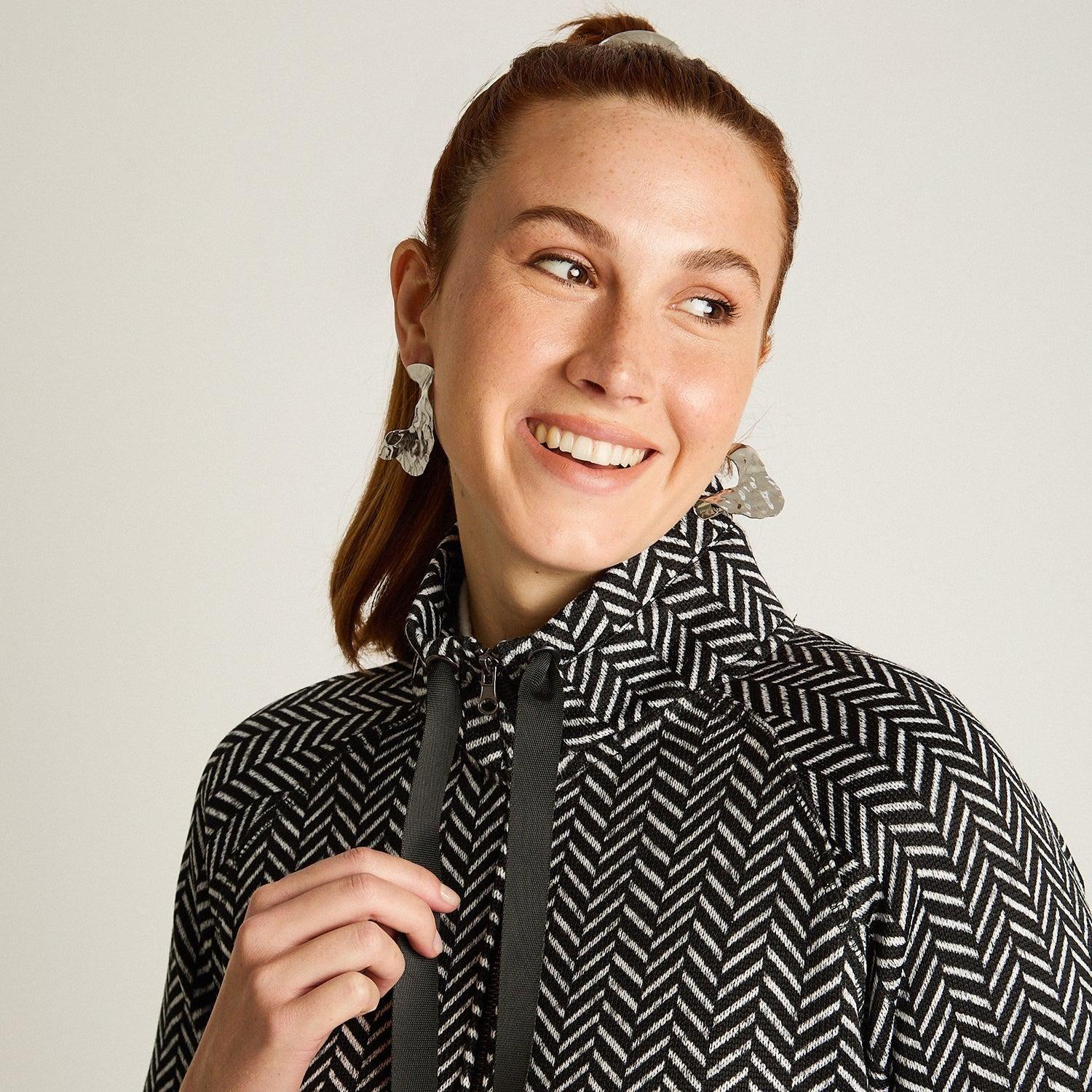 Poleron Algodon Negro Manga Larga Elasticidad Media Con Forro Calce Normal Tela Plano-2