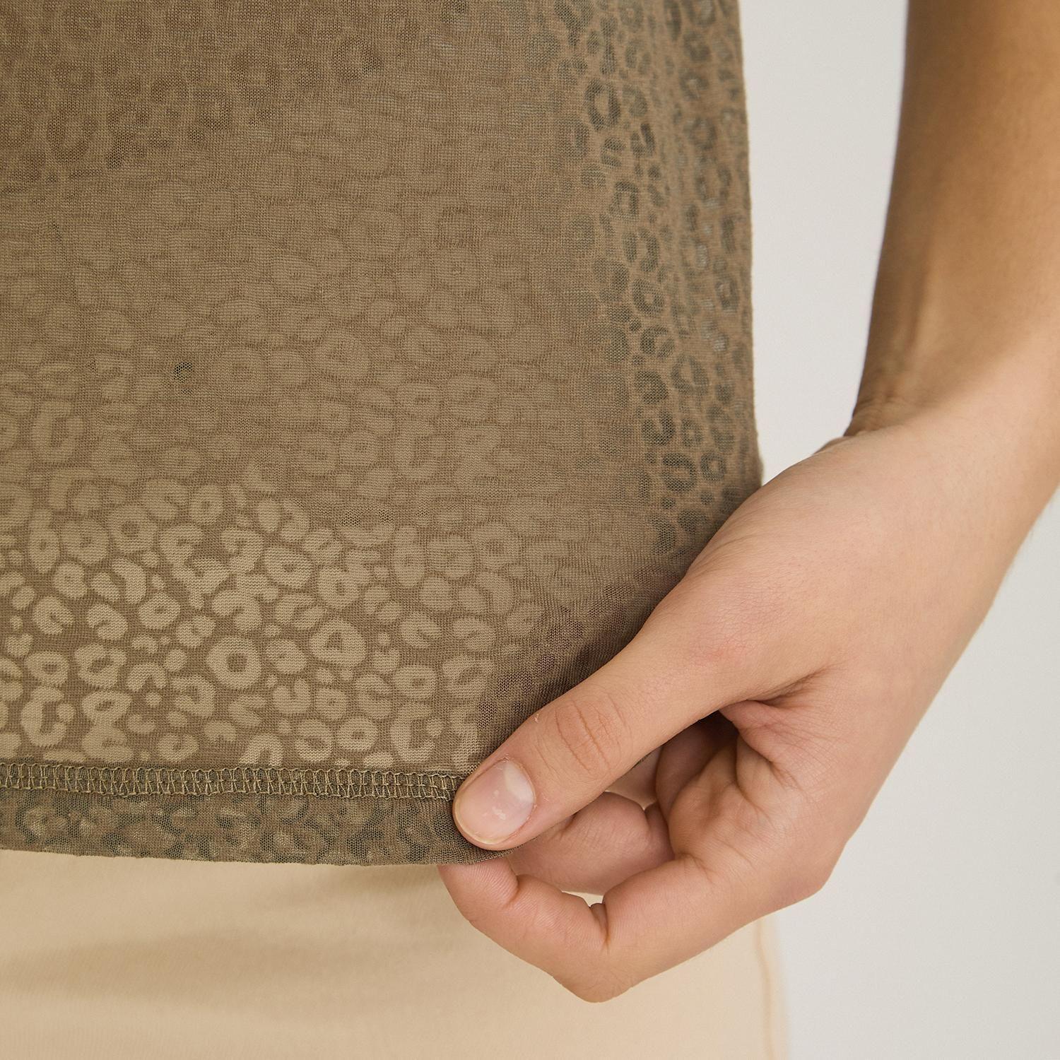 Polera con Técnica Deboré Estampada Verde-2