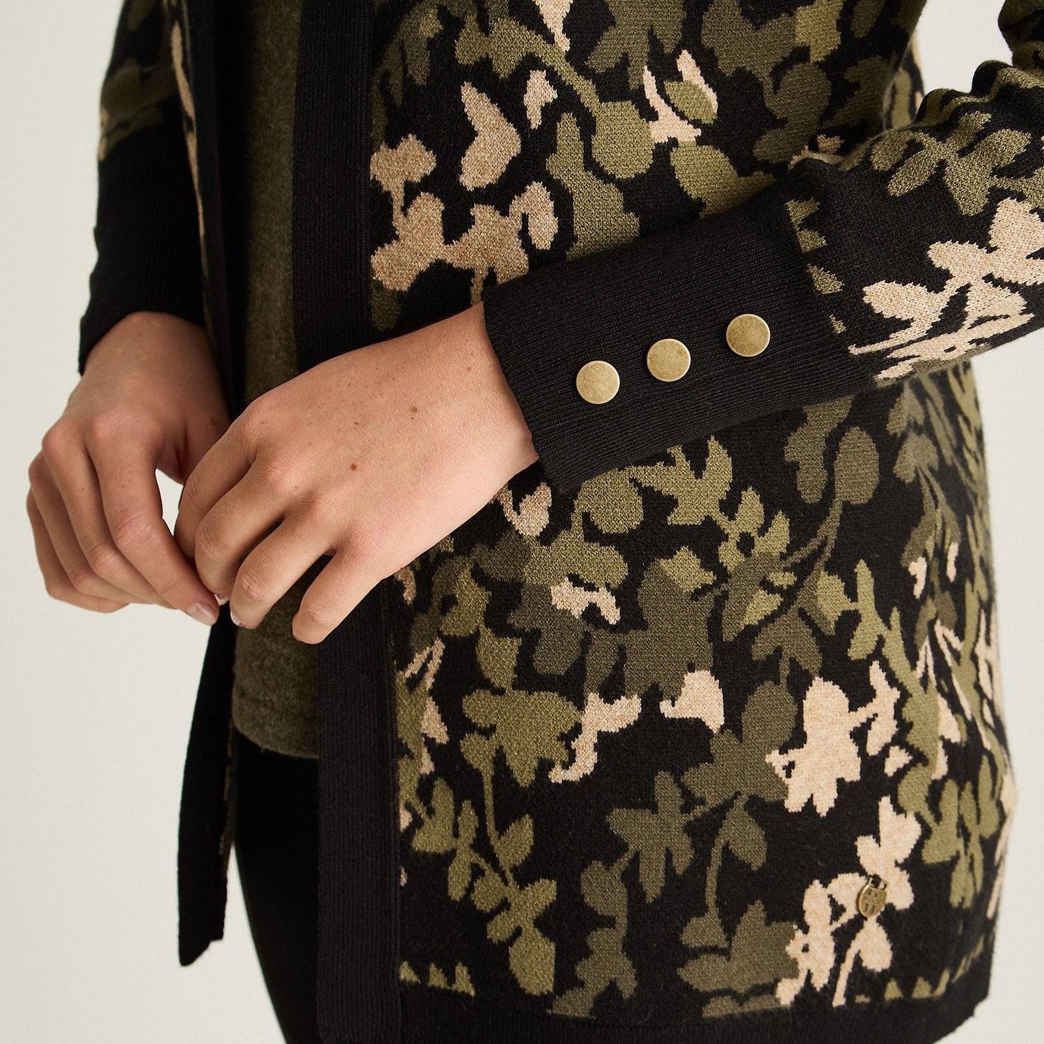 Tapado Verde con Estampado Floral Jacquard en Tejido-2