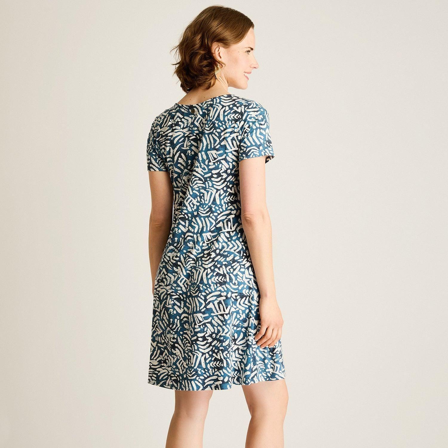 Vestido Corto Azul con Estampado Geométrico-1