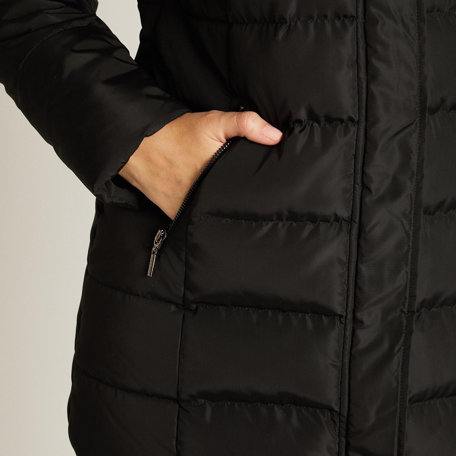Parka Larga Negra con Gorro y Diseño Quilted-2