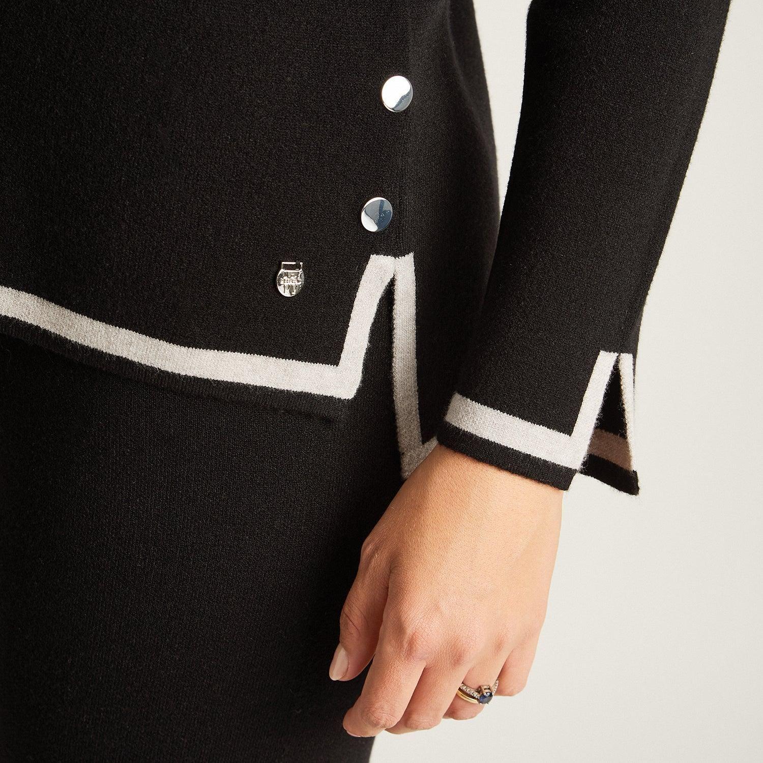 Sweater Negro con Detalle de Franja en Contraste en Tejido-2