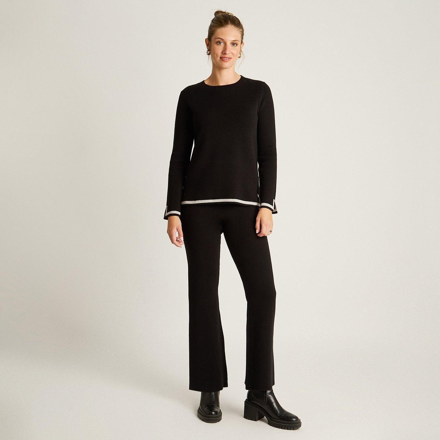 Sweater Negro con Detalle de Franja en Contraste en Tejido-3