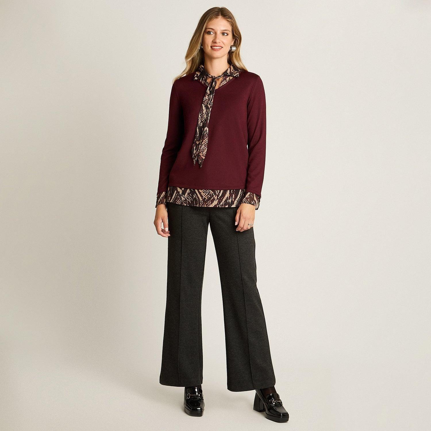 Polera Burdeo Lanilla Manga Larga con Pañuelo y Detalle Estampado-3