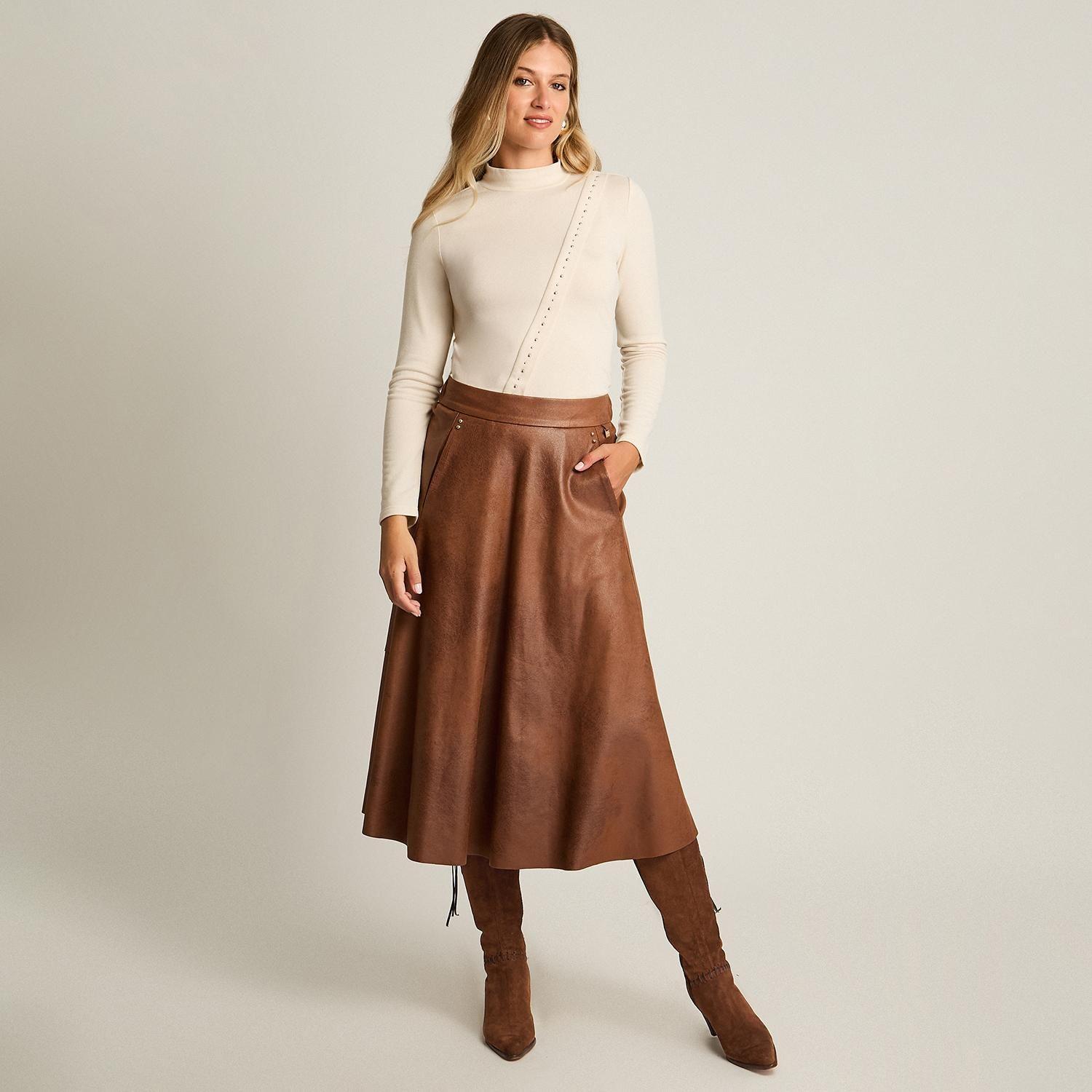 Falda Midi Camel en Suede con Aplicaciones Metálicas-3