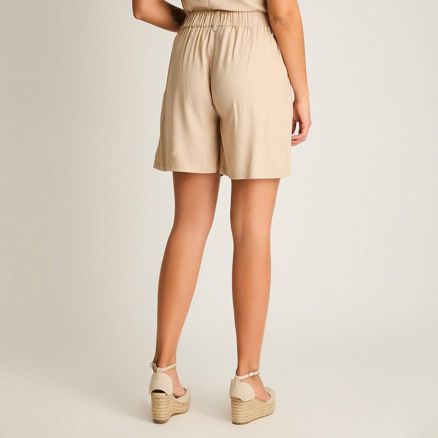 Bermuda Beige con Pliegues Frontales-1