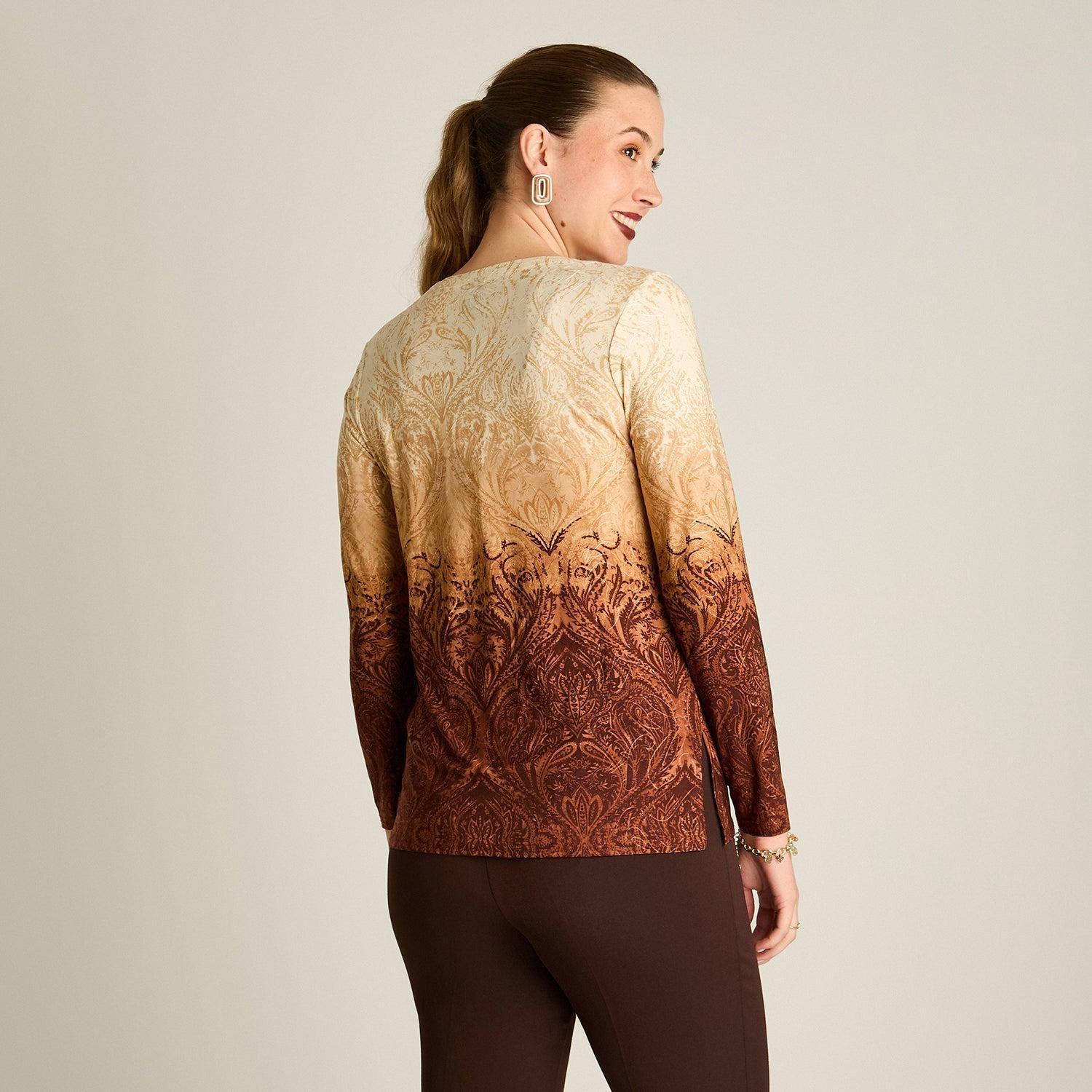 Polera Beige Estampada Manga Larga con Detalles en el Escote-1